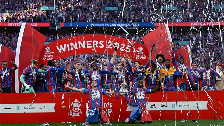 مفاجأة مدوية: كريستال بالاس يحقق إنجازًا تاريخيًا ويتوج بكأس الاتحاد الإنجليزي على حساب مانشستر سيتي