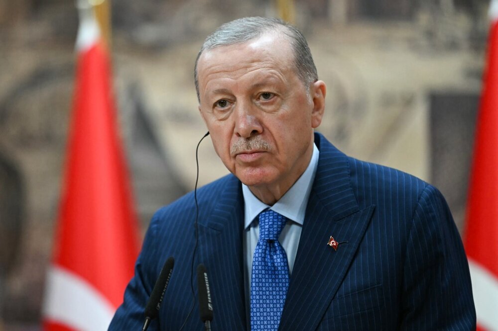 أردوغان يصف رفع العقوبات عن سوريا بالخطوة "الحاسمة" نحو الاستقرار ويكشف عن متابعة تركية دقيقة للملف السوري