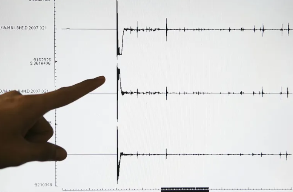 زلزال يهز جنوب شرق إيران بقوة 5.2 درجة ولا أنباء عن خسائر حتى الآن