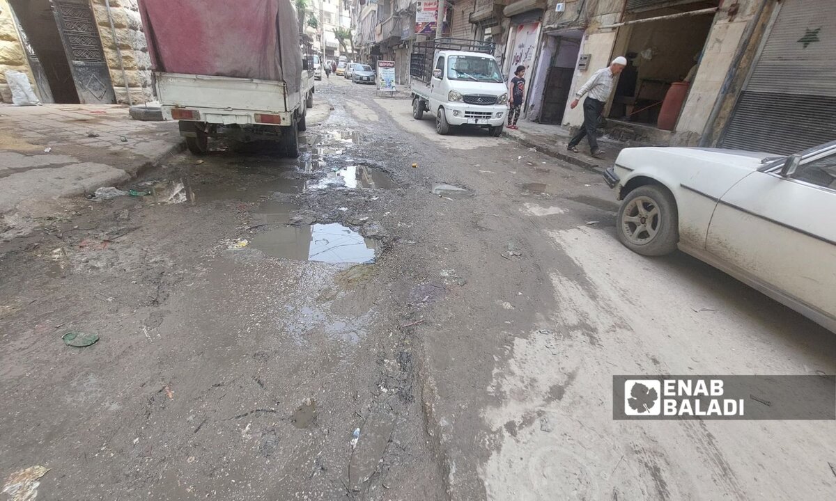 حلب تختنق بالأعطال: شوارع المدينة تنتظر "التزفيت" بعد طول إهمال