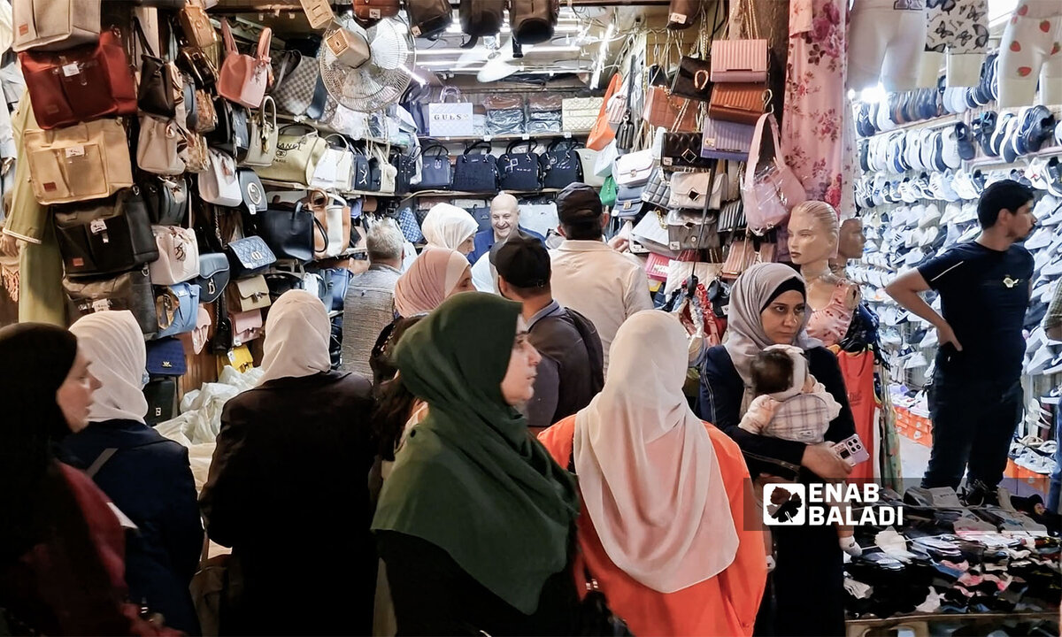 غلاء الأسعار يُخيم على فرحة العيد في دمشق: تفاوت كبير في الأسعار وإقبال متفاوت على شراء الألبسة