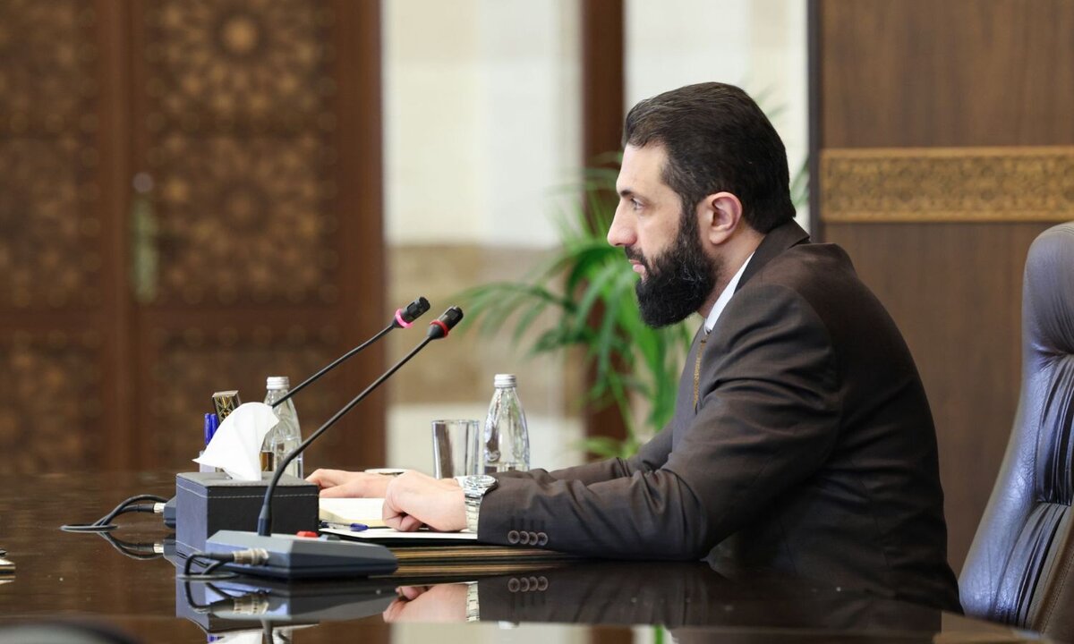 الشرع يصدر مرسومين بزيادة الرواتب والمعاشات 200% للموظفين والمتقاعدين في سوريا
