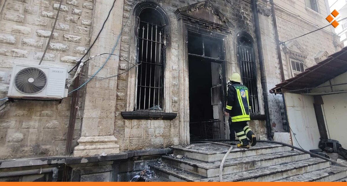 السيطرة على حريق ضخم في مبنى وزارة الداخلية القديم بدمشق