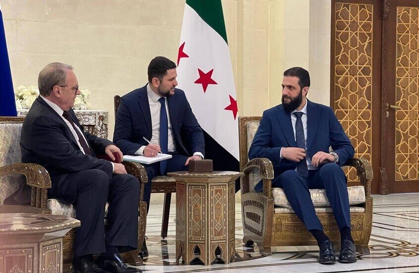 سوريا بين مطرقة الديون الروسية والإيرانية وسندان إعادة الإعمار: هل تنجح دمشق في التخلص من تركة النظام السابق؟