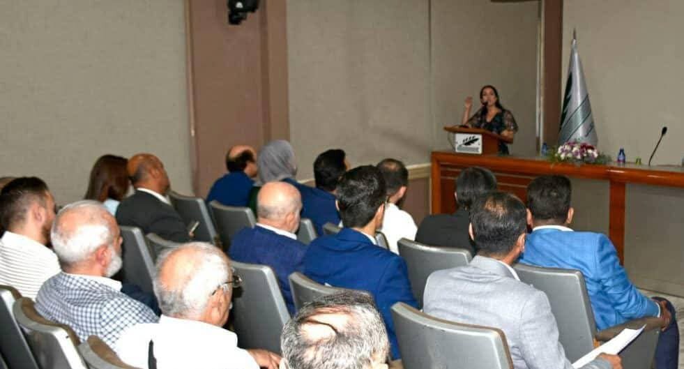 أمسية "فجر جديد" في دمشق: الشعر يحتفي بالحرية والأمل ويتغنى بتضحيات الثائرين