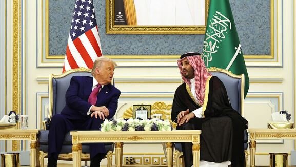 تصاعد التوتر: مباحثات سعودية أمريكية حول العمليات العسكرية الإسرائيلية الإيرانية
