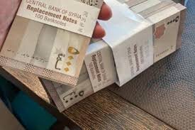 انهيار الليرة السورية: الدولار يقفز إلى مستويات قياسية في السوق السوداء