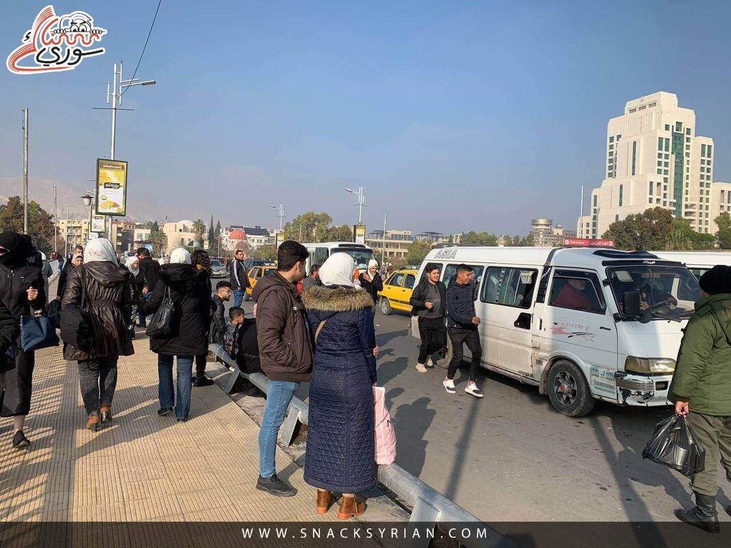 أزمة مواصلات خانقة: 480 ألف ليرة شهرياً لنقل طالبين جامعيين من ريف دمشق
