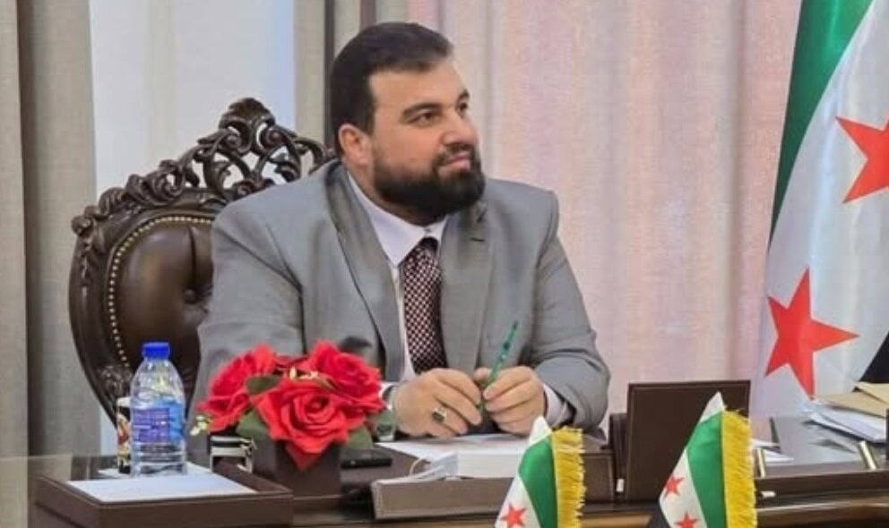 تفاصيل حادثة السويداء: مسلحون يقتحمون مكتب المحافظ للمطالبة بالإفراج عن موقوفين