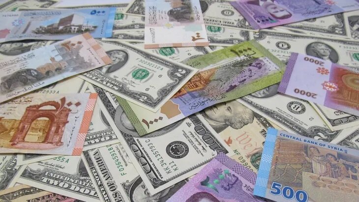 تدهور مستمر: أسعار الدولار واليورو والذهب تسجل أرقامًا قياسية مقابل الليرة السورية اليوم الأحد