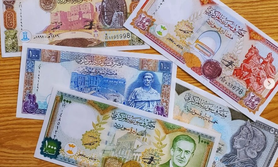 تراجع الذهب والعملات: أسعار الدولار واليورو والذهب مقابل الليرة السورية اليوم