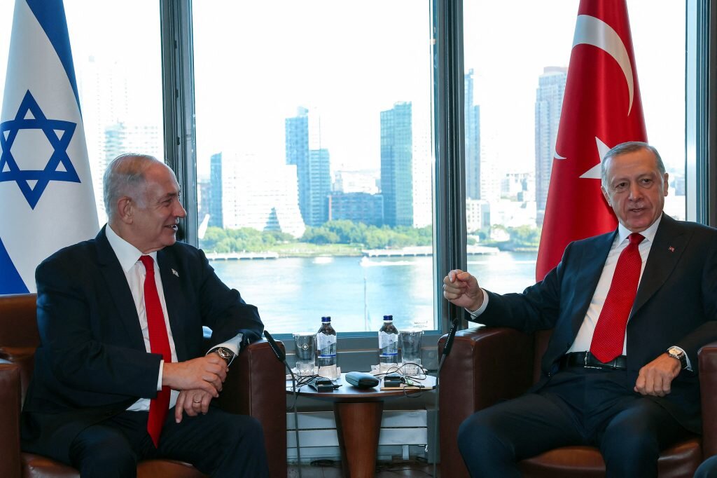 اتفاق سري لتنسيق عسكري: إسرائيل وتركيا تتفقان على منع الاحتكاك في سوريا