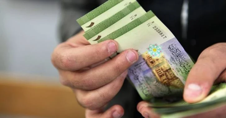 تدهور مستمر: أسعار صرف الليرة السورية مقابل الدولار والعملات الأجنبية اليوم