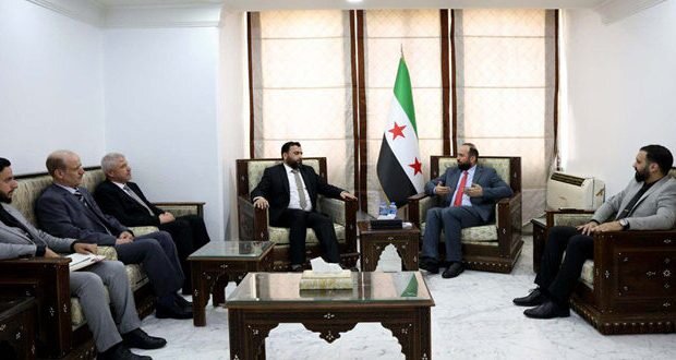 وزير الإعلام يؤكد على التعاون مع هيئة الرقابة لتعزيز تطوير عمل الوزارة