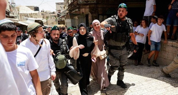 بن غفير يقود اقتحاماً استفزازياً للأقصى وسط تصاعد التوترات في القدس