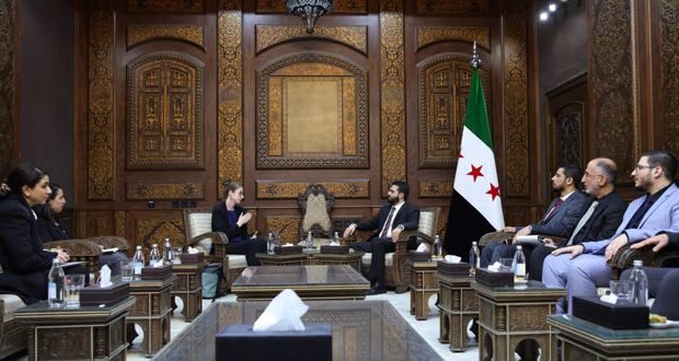 وزير الداخلية السوري يبحث مع منظمة العفو الدولية تحسين حقوق الإنسان في مراكز الاحتجاز