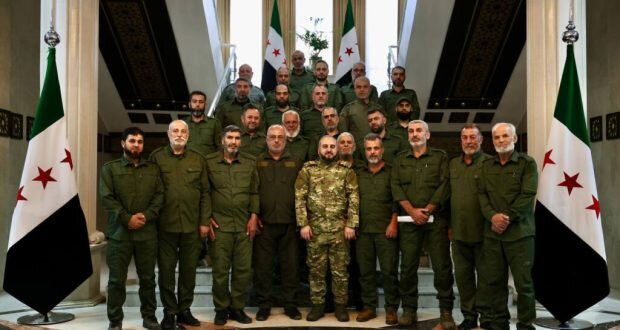 وزير الدفاع السوري يتفقد الكلية الحربية ويجتمع بضباط هيئة التدريب بدمشق