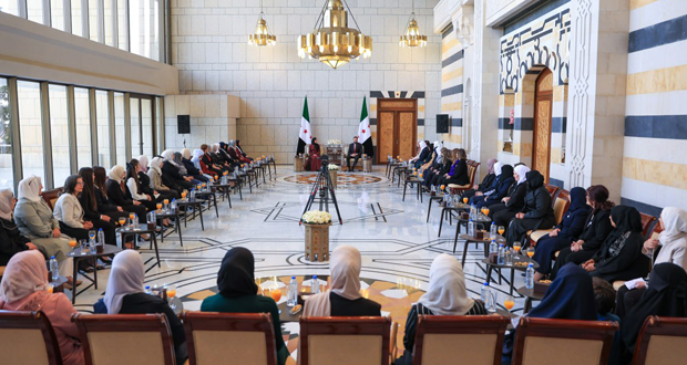 الرئيس الشرع يثني على دور المرأة السورية المحوري في الثورة والبناء