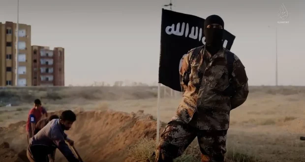 تحذيرات متزايدة: هل يستغل تنظيم "داعش" الفوضى للعودة إلى سوريا والعراق؟