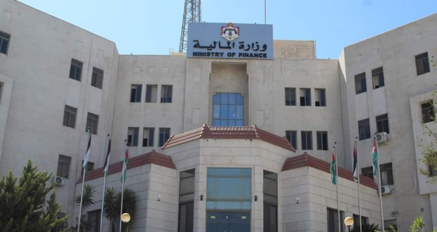 الأردن يخفض ويوحد رسوم عبور الشاحنات السورية دعماً للتجارة الثنائية
