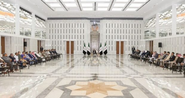 الرئيس الشرع يلتقي وجهاء القنيطرة والجولان ويناقش الأوضاع الخدمية والأمنية