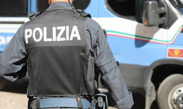 إيطاليا تفكك شبكة تهريب بشرية نقلت آلاف المهاجرين إلى أوروبا