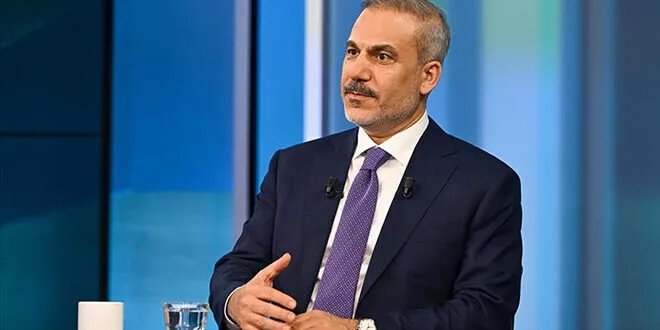 وزير الخارجية التركي يشدد على وحدة الأراضي السورية ويحذر من مخططات التقسيم