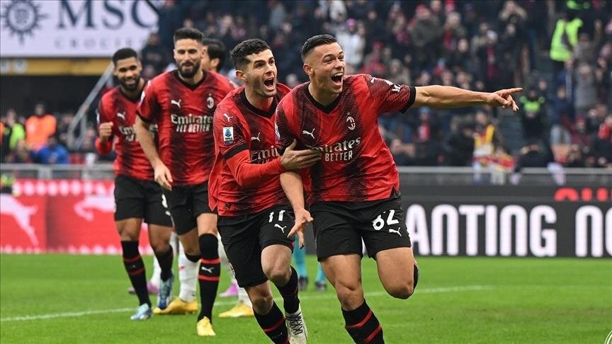 ريمونتادا مثيرة: ميلان يخطف فوزًا ثمينًا من جنوى في الدوري الإيطالي