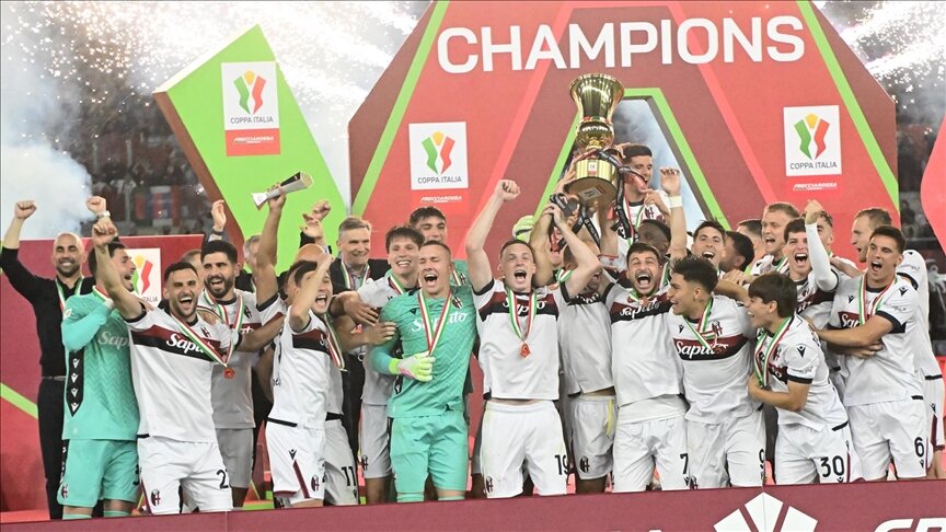 بولونيا يفاجئ ميلان ويتوج بكأس إيطاليا للمرة الثالثة في تاريخه