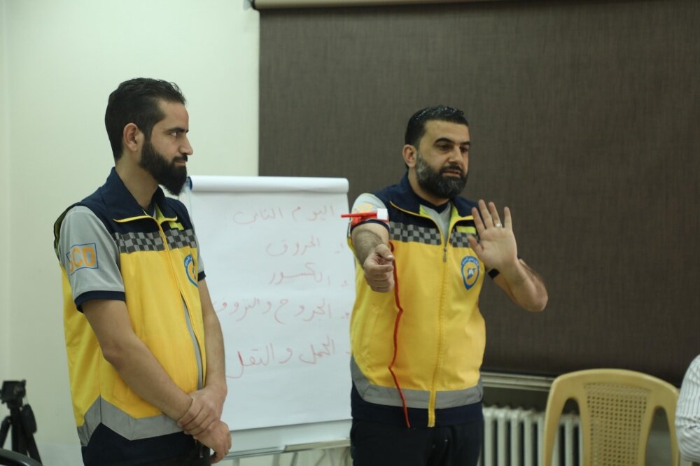 الدفاع المدني يدرب طلاب جامعة دمشق على الإسعافات الأولية لإنقاذ الأرواح