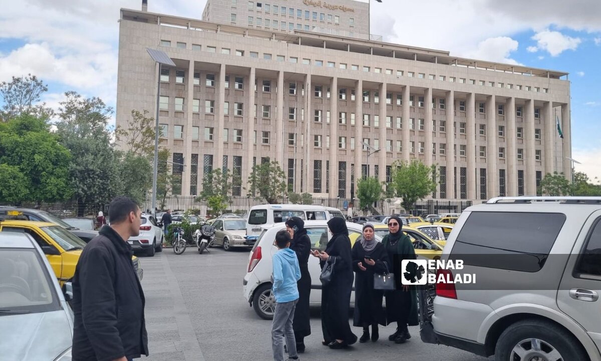 المركزي السوري يرفع سقف السحب النقدي لحسابات جديدة في خطوة لتحفيز الثقة بالقطاع المصرفي