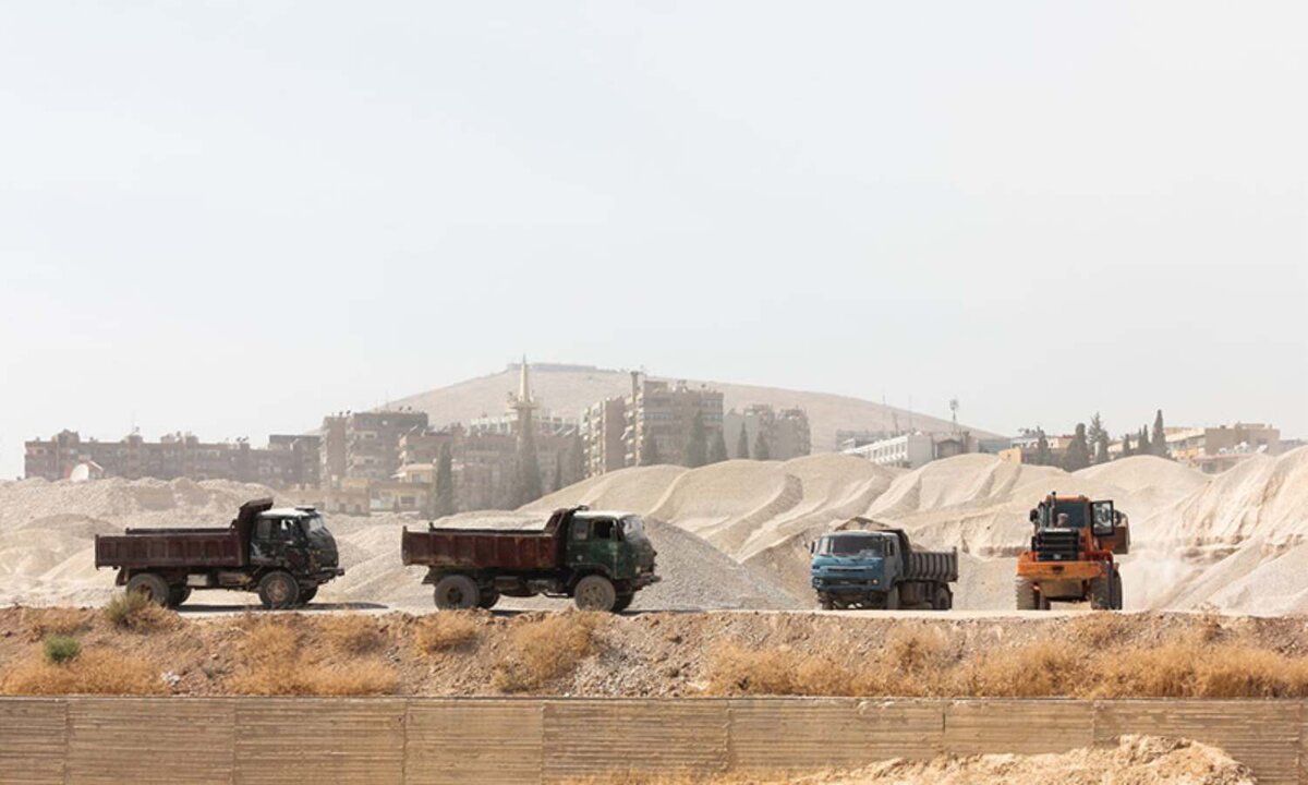 مرسوم تاريخي في سوريا: إلغاء الحجز الاحتياطي عن ممتلكات آلاف السوريين المتضررين بين 2012 و 2024