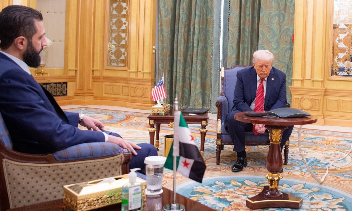 ترامب يشيد بـ"الشرع" ويدعو لتطبيع العلاقات مع إسرائيل ويرفع العقوبات عن سوريا