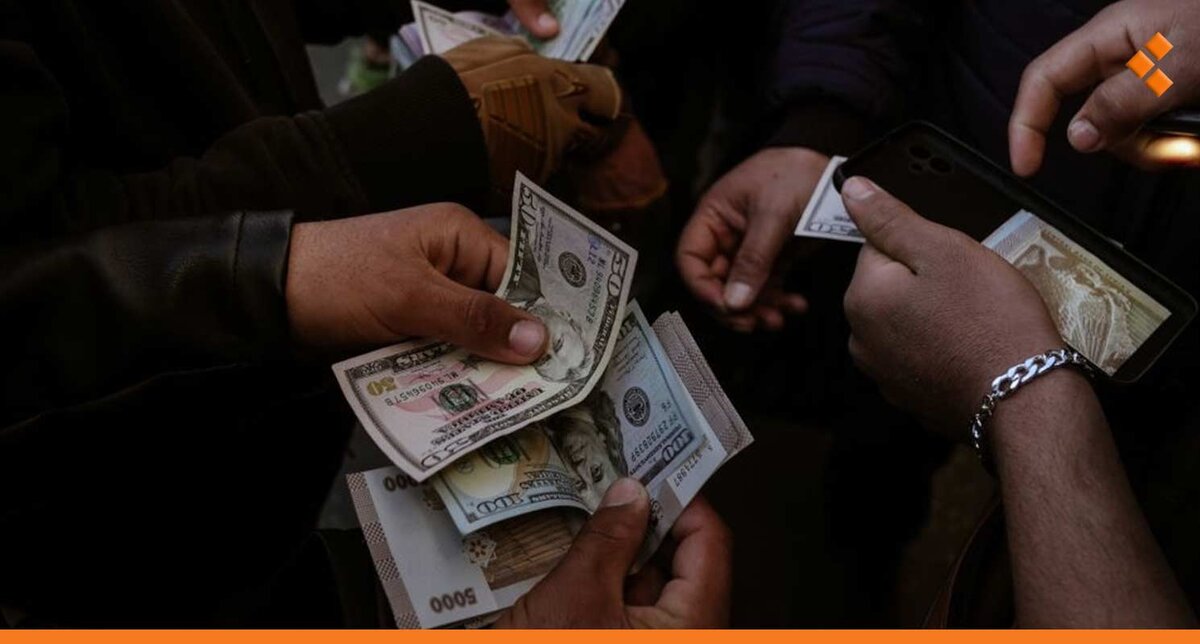 الدولار يقفز فوق حاجز الـ 10 آلاف ليرة سورية مجدداً رغم التوقعات برفع العقوبات