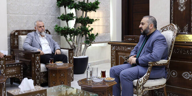 وزير الدفاع يبحث مع لجنة السلم الأهلي تعزيز الاستقرار والتماسك الوطني
