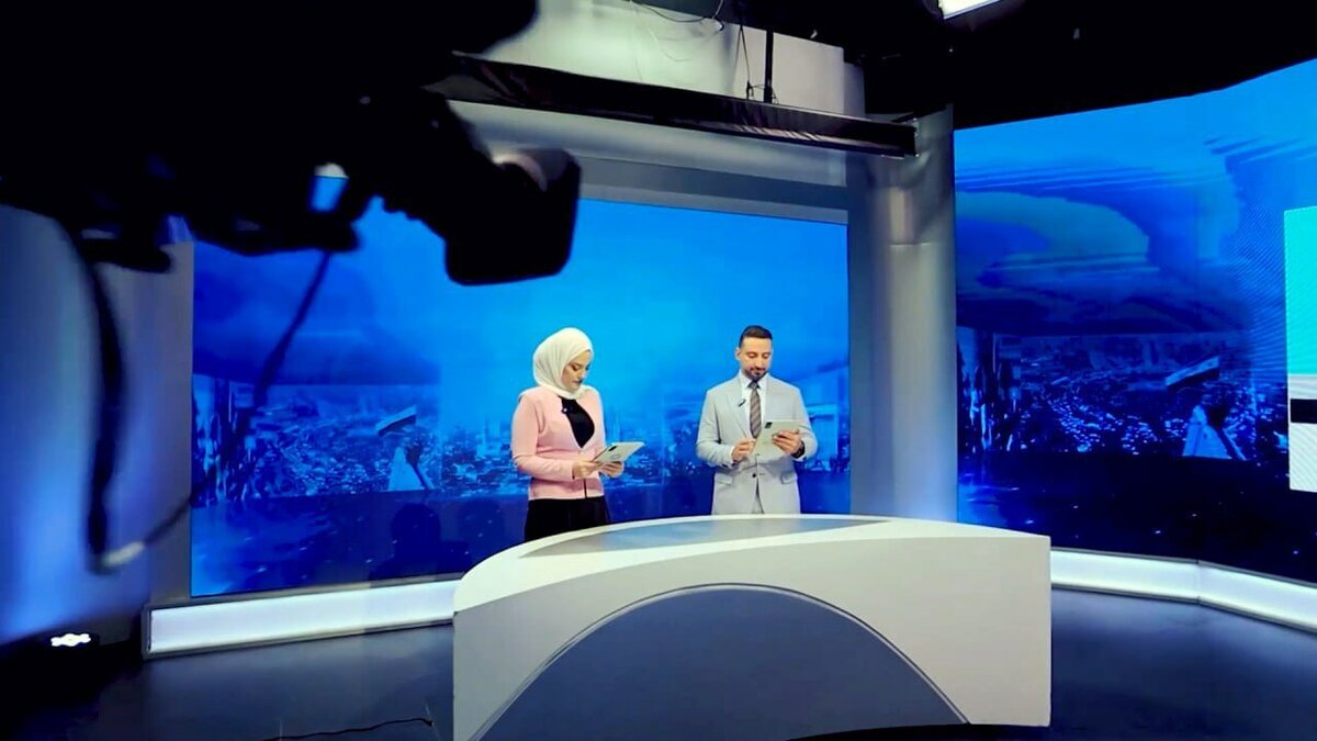 عودة "الإخبارية السورية": هل تنجح القناة الرسمية في استعادة ثقة الجمهور بعد سنوات من التوقف؟