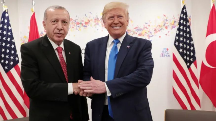 ترامب وأردوغان يبحثان سوريا وأوكرانيا في مكالمة هاتفية مثمرة