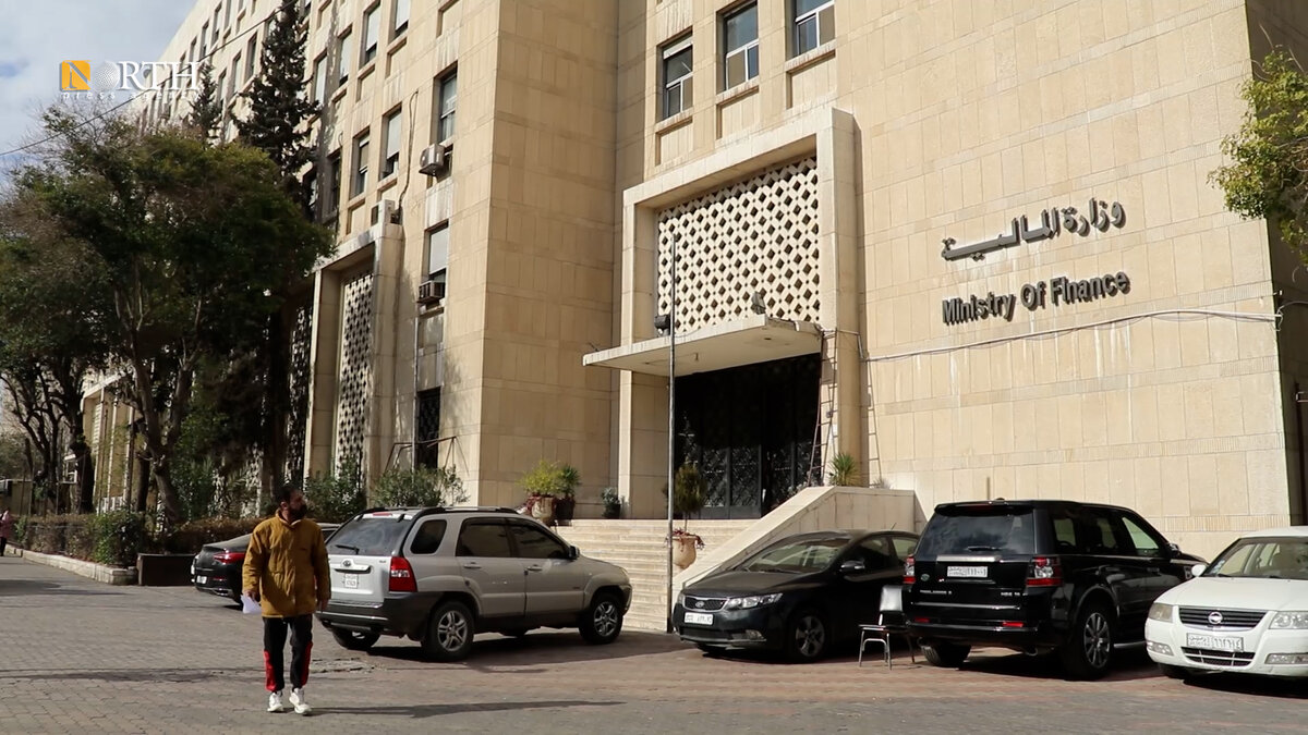منحة قطرية لتسديد رواتب العاملين في سوريا بعد استثناء أمريكي