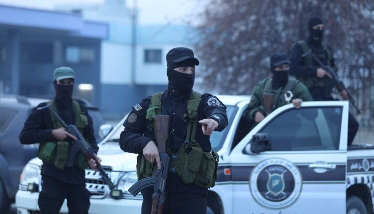 مقتل ثلاثة عناصر من الأمن العام بتفجير سيارة مفخخة في الميادين بريف دير الزور