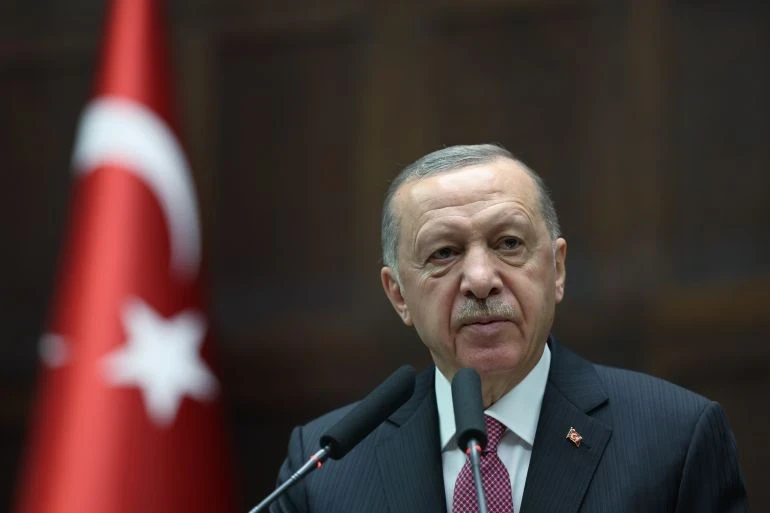 أردوغان يطالب ترامب برفع العقوبات عن سوريا: خطوة حاسمة نحو الاستقرار ووحدة الأراضي