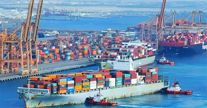 اتفاق اللاذقية مع شركة فرنسية: هل يتحقق الحلم الاقتصادي أم يبقى مجرد وهم؟ خبراء يحذرون من التحديات