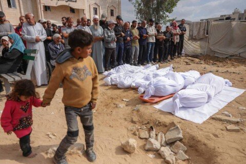 تصاعد القصف الإسرائيلي على غزة: عشرات الشهداء والجرحى والمفقودين وسط رفض دولي لخطة المساعدات