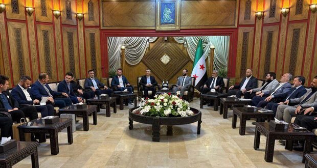 محافظ حلب يبحث مع وفد بوسني تعزيز التعاون الإنساني وإعادة الإعمار