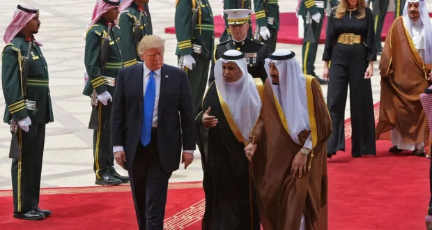 زيارة ترامب إلى السعودية: صفقات بمليارات الدولارات وملفات إقليمية معقدة في انتظار الحل