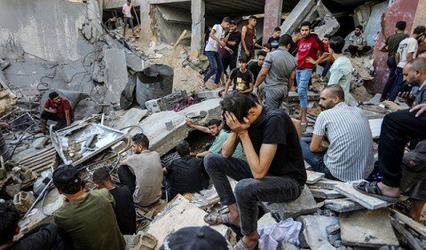 جباليا تحت القصف: غزة تواجه "نكبة ثانية" أشد وطأة بعد 77 عامًا