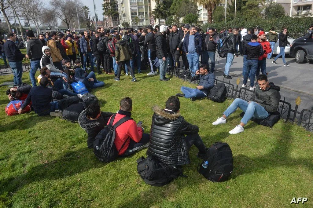 تراجع قياسي: طلبات لجوء السوريين في أوروبا تهوي إلى أدنى مستوى منذ عقد