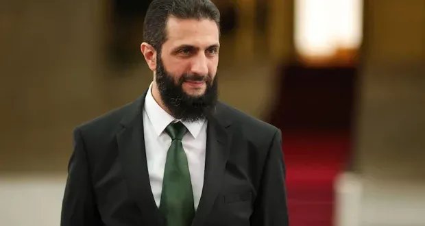 الرئيس السوري الانتقالي أحمد الشرع في أول زيارة أوروبية له بباريس للقاء ماكرون