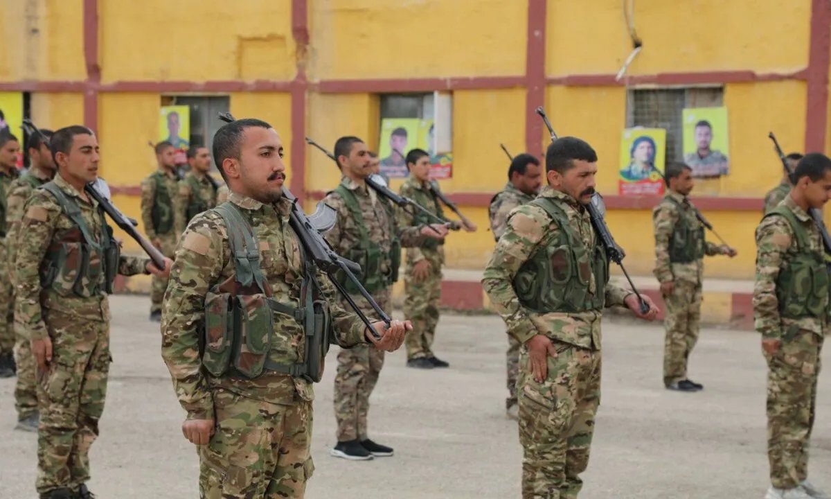 تصاعد الهجمات في دير الزور: تنظيم الدولة يستهدف قوات سوريا الديمقراطية