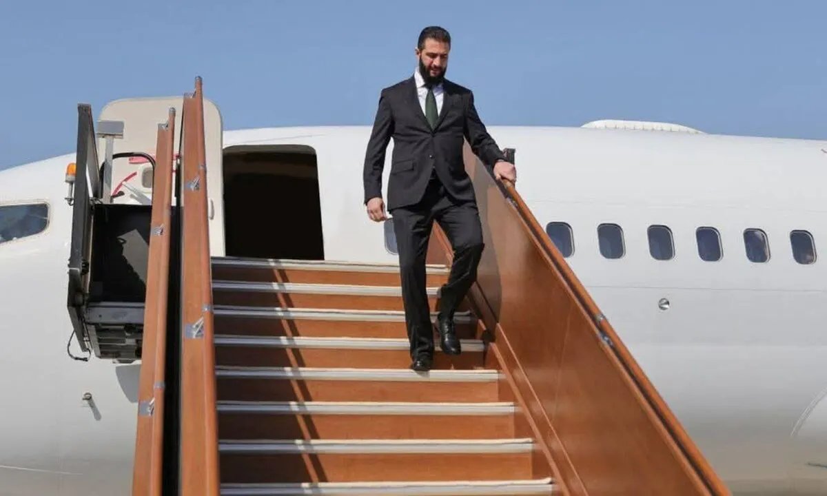 الرئيس السوري الانتقالي أحمد الشرع في باريس: ملفات إعادة الإعمار والعلاقات الثنائية تتصدر مباحثاته مع ماكرون