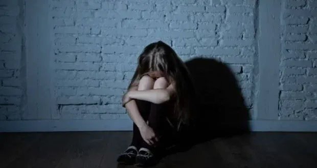 مصر: السجن 15 عامًا لمعتدي جنسيًا على طفلة في دورة مياه عامة